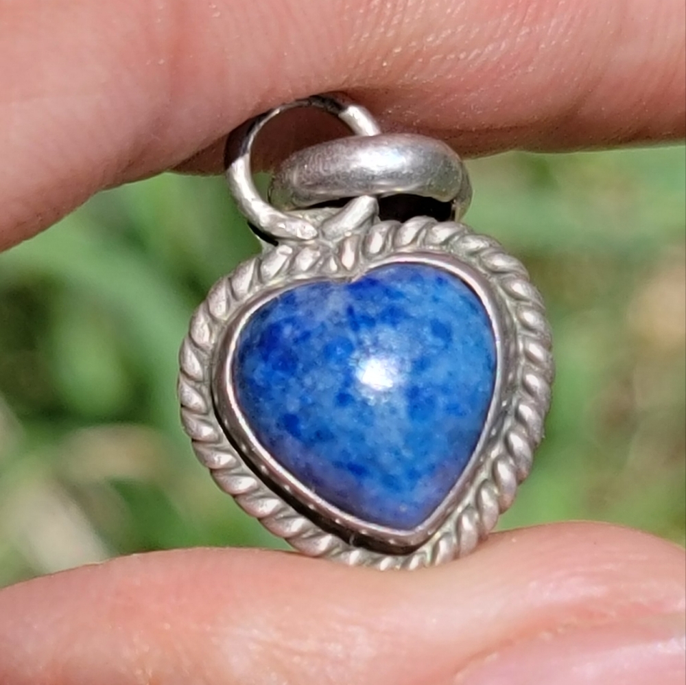 Vintage Native American sodalite 925 sterling silver heart necklace pendant